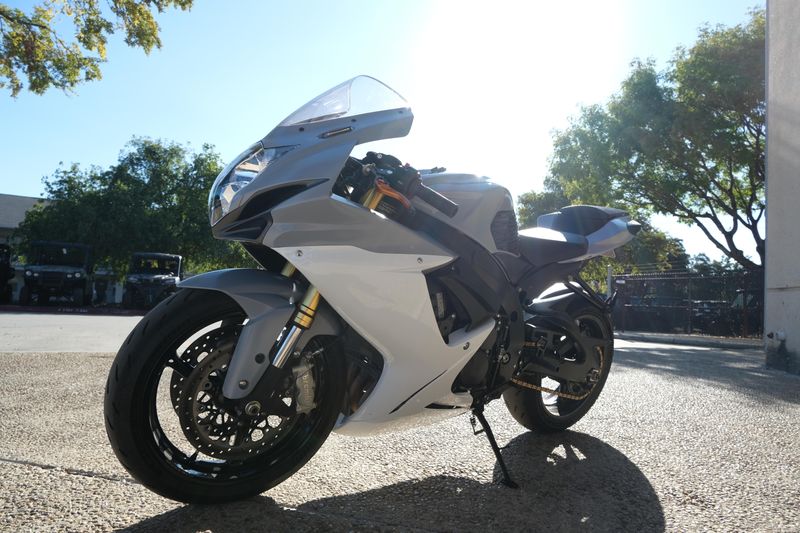 2022 Suzuki GSXR 750 GRAY AND WHITEImage 27