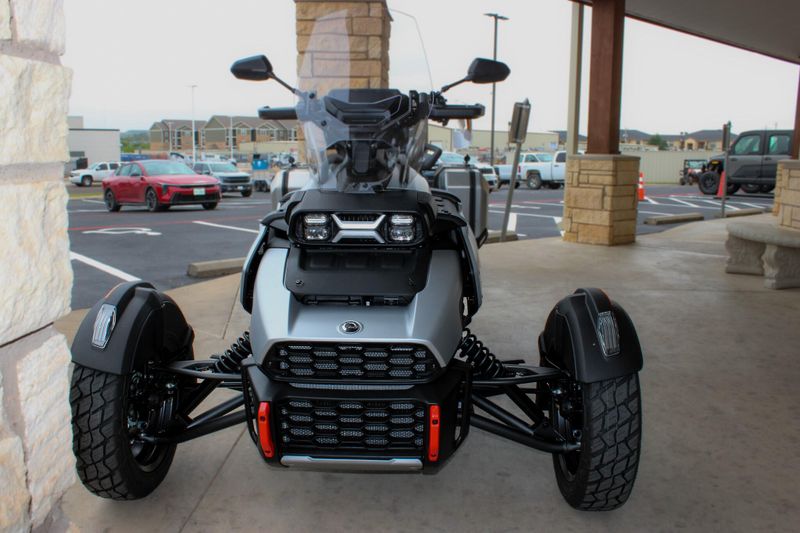 2025 Can-Am CANYON XT STERLING SILVER SATIN Image 6
