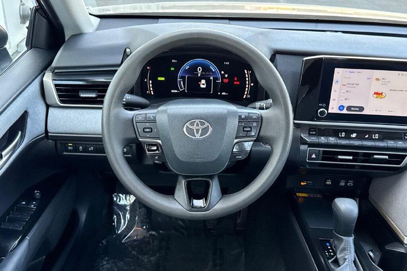 Used 2025 Toyota Camry LEImage 13