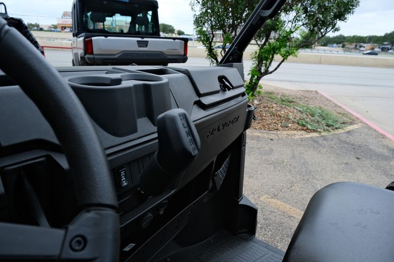 2025 Polaris RANGER 1000 SAGE GREEN Image 11