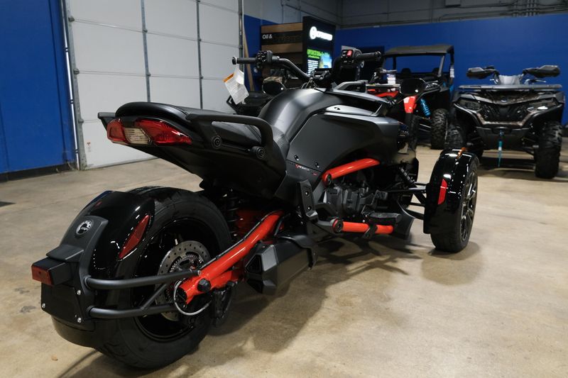 NEW 2026 CAN-AM SPYDER F3S Image 3
