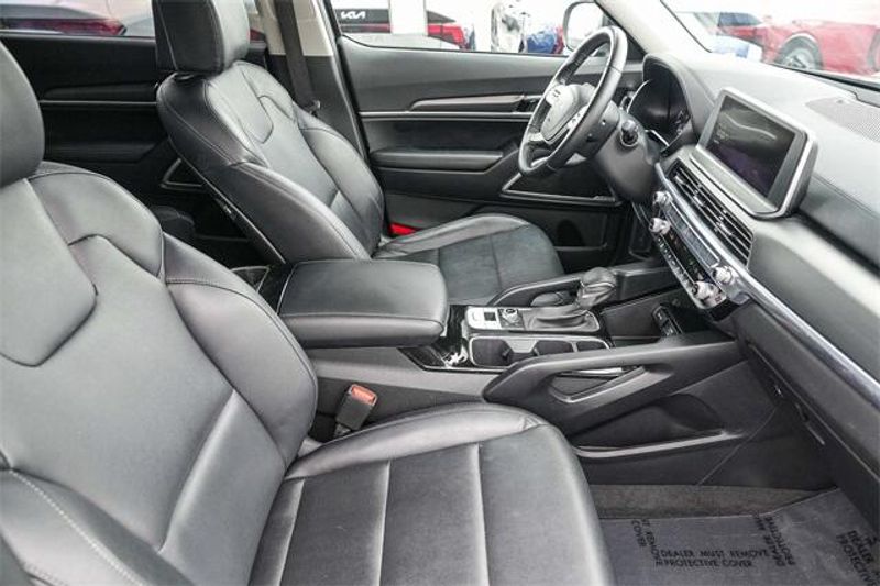 Used 2022 Kia Telluride LXImage 17