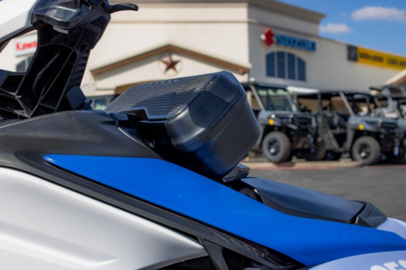 USED 2025 SEADOO SPARK FOR 2 CONVENIENCE PACKAGE WITH SOUND SYSTEM Image 4