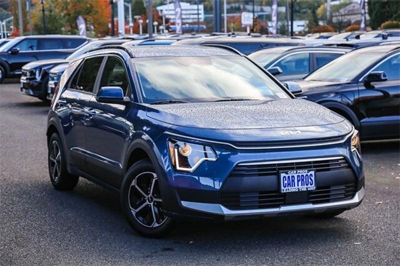 New 2025 Kia Niro EXImage 2