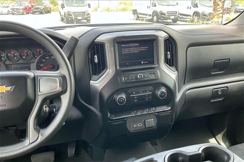 2021 Chevrolet Silverado 1500 CustomImage 5