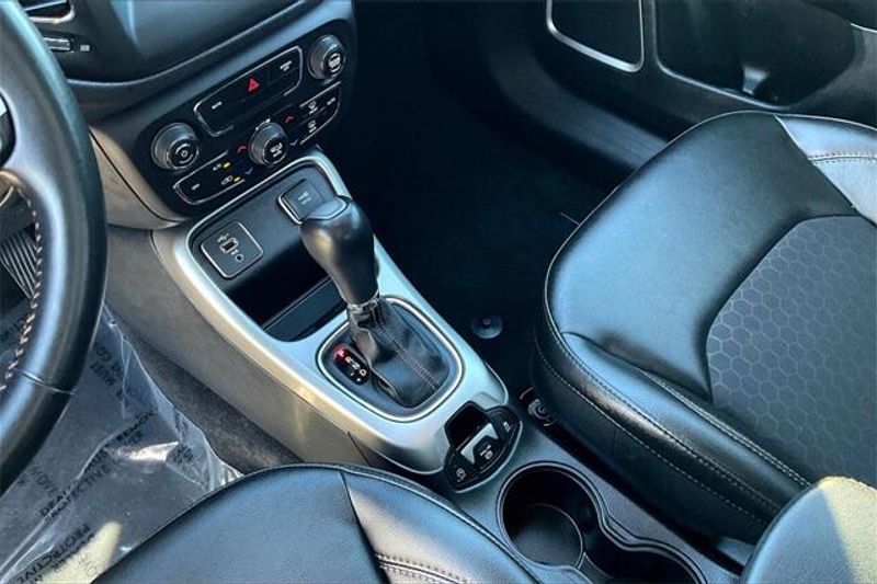 Used 2019 Jeep Compass LatitudeImage 17