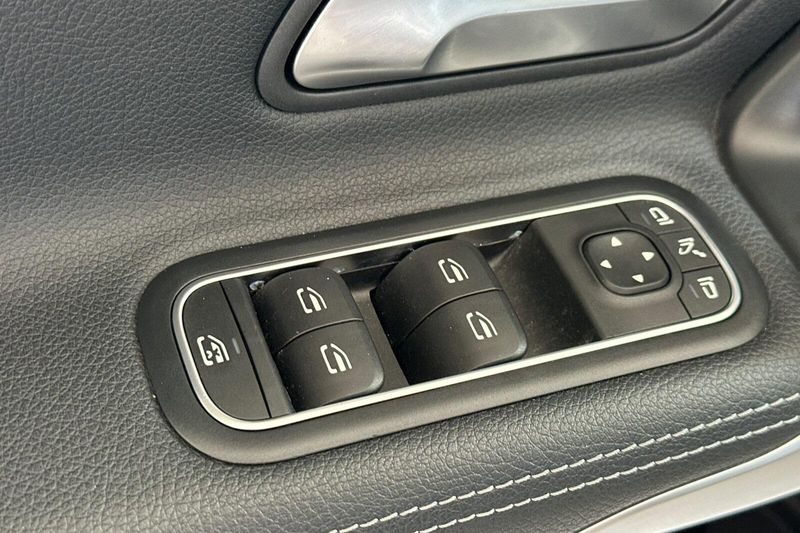 2021 Mercedes-Benz A-Class A 220Image 12