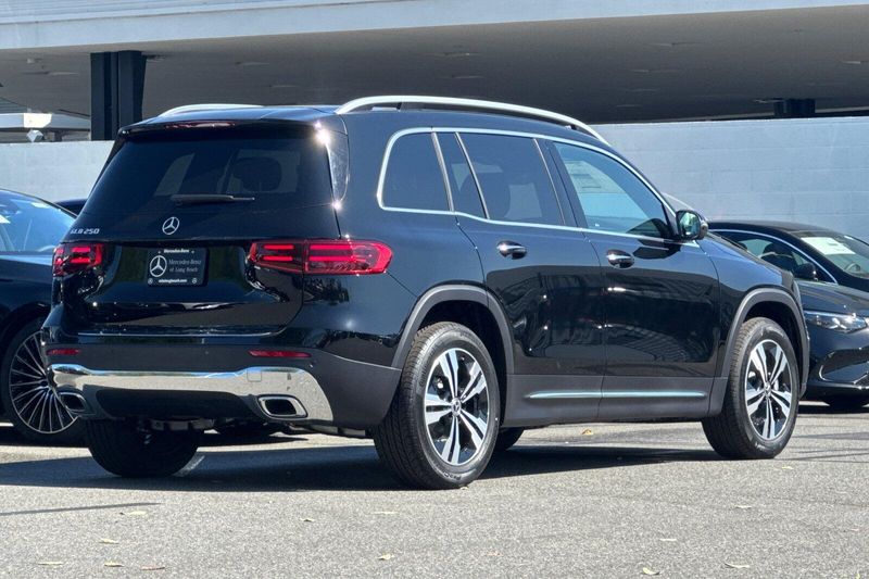 New 2026 Mercedes-Benz GLB 250Image 4