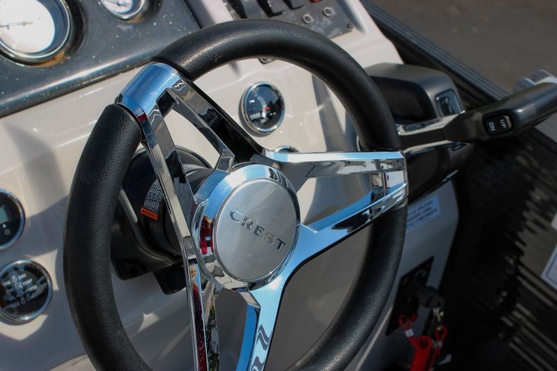 USED 2022 CREST CLASSIC FISH 220 C4 Image 28
