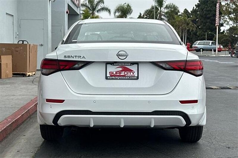 New 2025 Nissan Sentra SImage 4