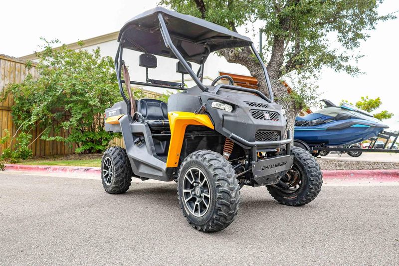 Used 2018 CUB CADET CHALLENGER 400  BLACK AND YELLOW Image 4