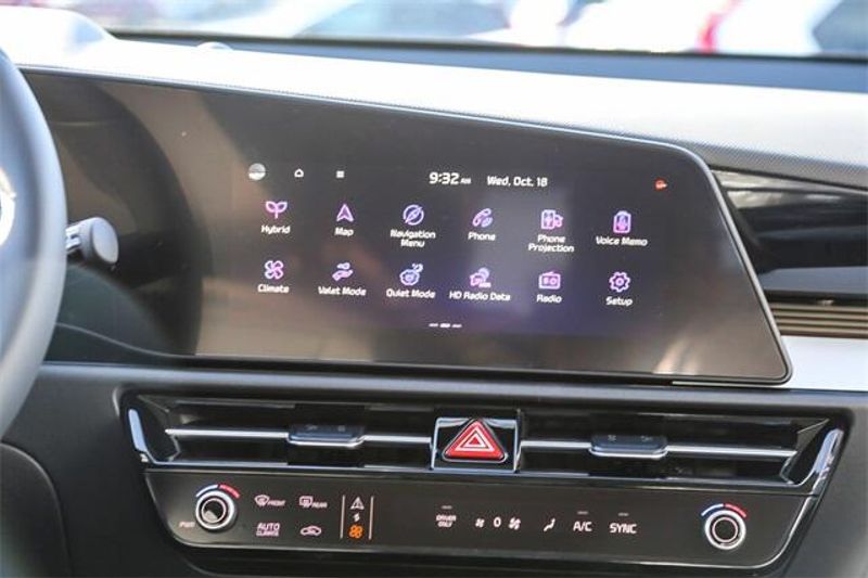 New 2025 Kia Niro EX TouringImage 6