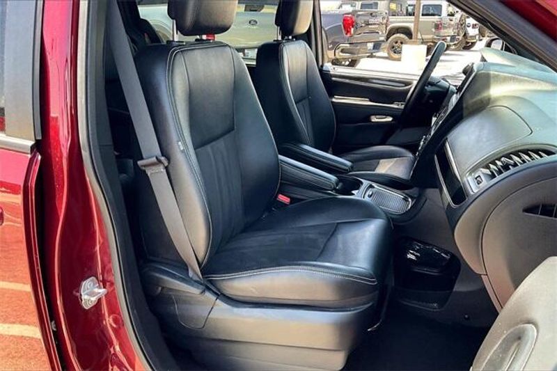 2019 Dodge Grand Caravan SXTImage 6