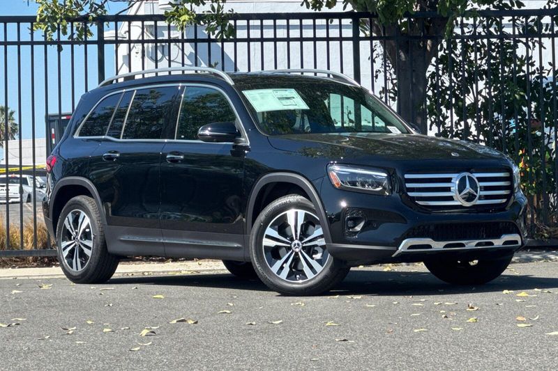 New 2026 Mercedes-Benz GLB 250Image 2