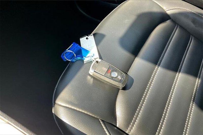 Used 2024 Ford Edge SELImage 11