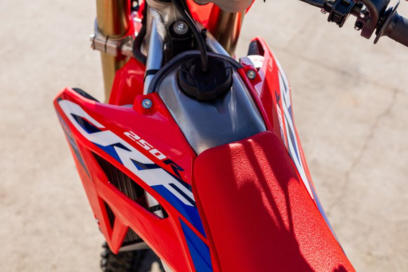 2025 Honda CRF250R REDImage 6