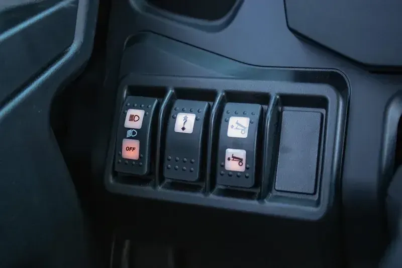 NEW 2026 CAN-AM DEFENDER PRO LIMITED CAB HD10 Image 26