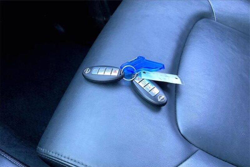 2021 Nissan Armada SV photo 4