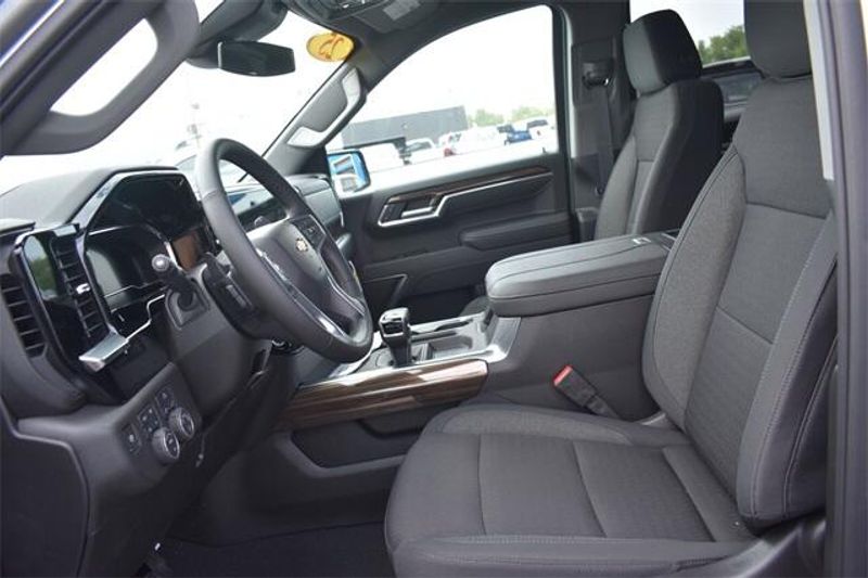 New 2025 Chevrolet Silverado 1500 LTImage 24
