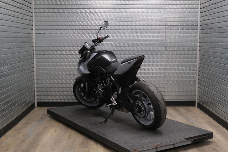 USED 2024 SUZUKI GSX-8S Image 5