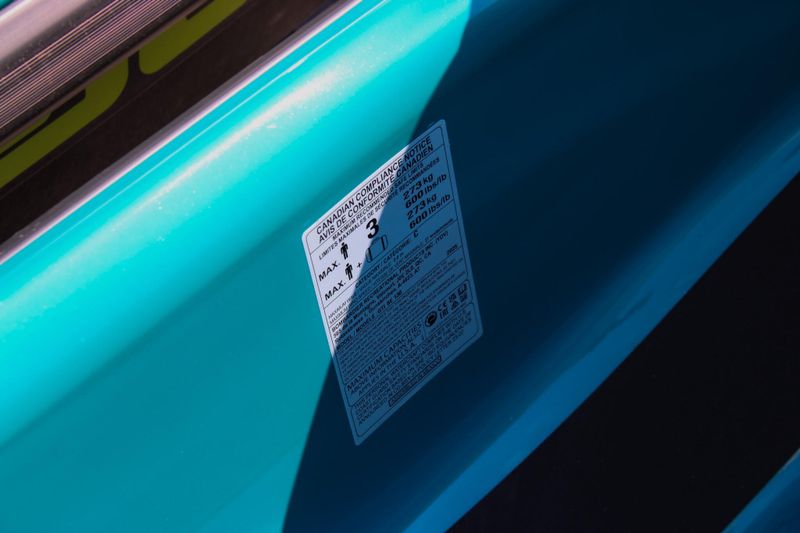 2025 SEADOO GTI SE 130 WITH SOUND SYSTEM IDF TEAL BLUE AND MANTA GREEN Image 12