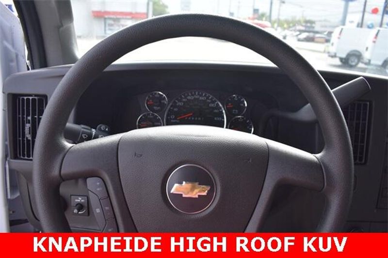 New 2025 Chevrolet Express 3500 Work VanImage 21