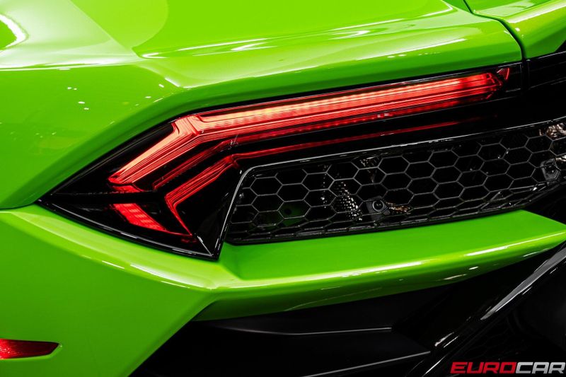 2023 Lamborghini Huracan EVO RWD *HIGH GLOSS BLACK STYLE PACKAGE* Image 18
