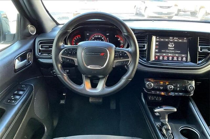 2022 Dodge Durango SXT photo 2