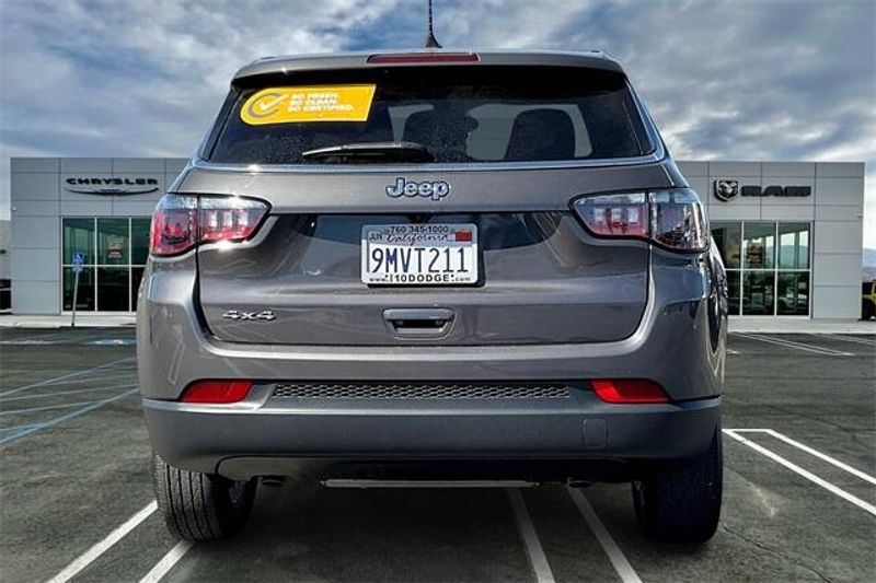 2024 Jeep Compass Sport photo 3