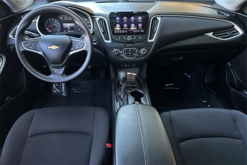 Used 2022 Chevrolet Malibu LTImage 11