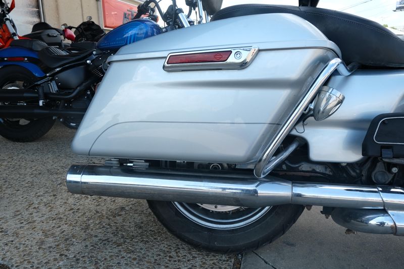 USED 2014 HARLEY ROAD KING Image 17