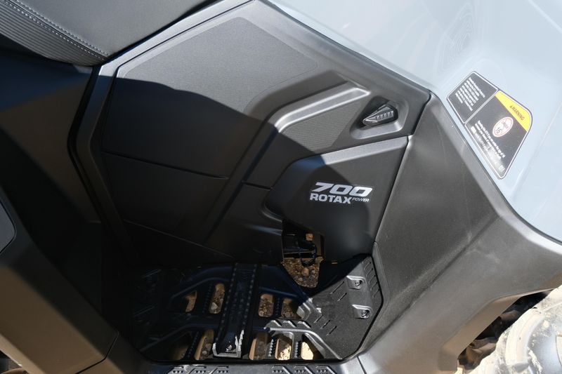NEW 2026 CAN-AM OUTLANDER DPS 700 Image 16