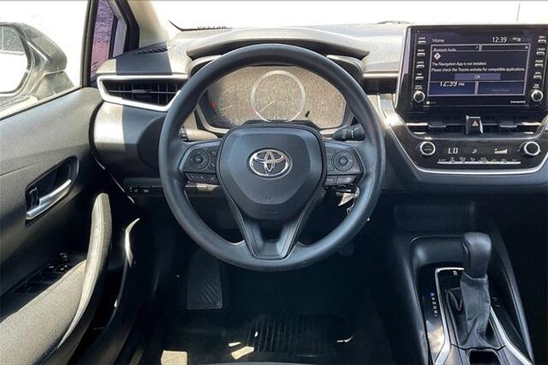 Used 2021 Toyota Corolla LEImage 4