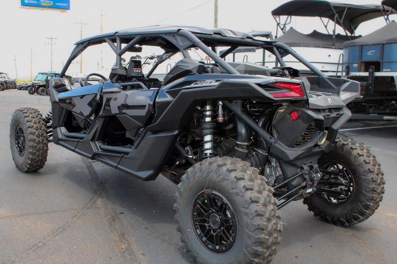 2025 Can-Am MAVERICK X3 MAX X RS TURBO RR WITH SMARTSHOX TRIPLE BLACK Image 31