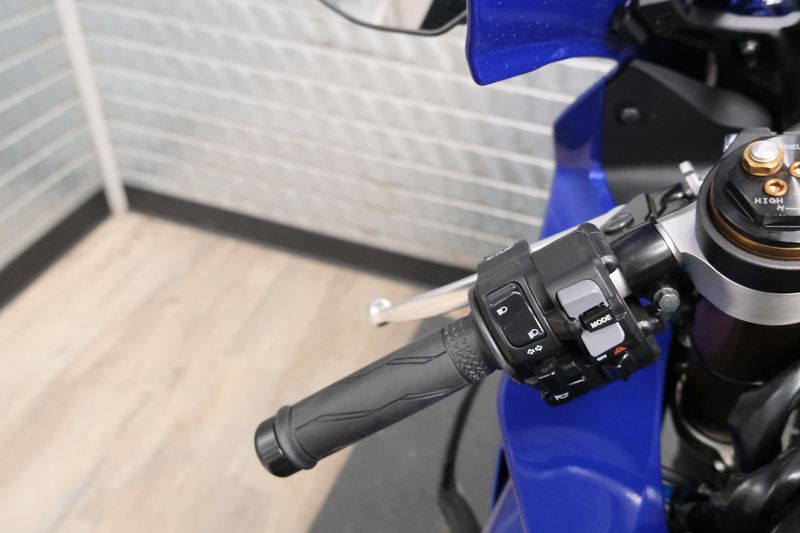 NEW 2026 YAMAHA YZF-R1 Image 17