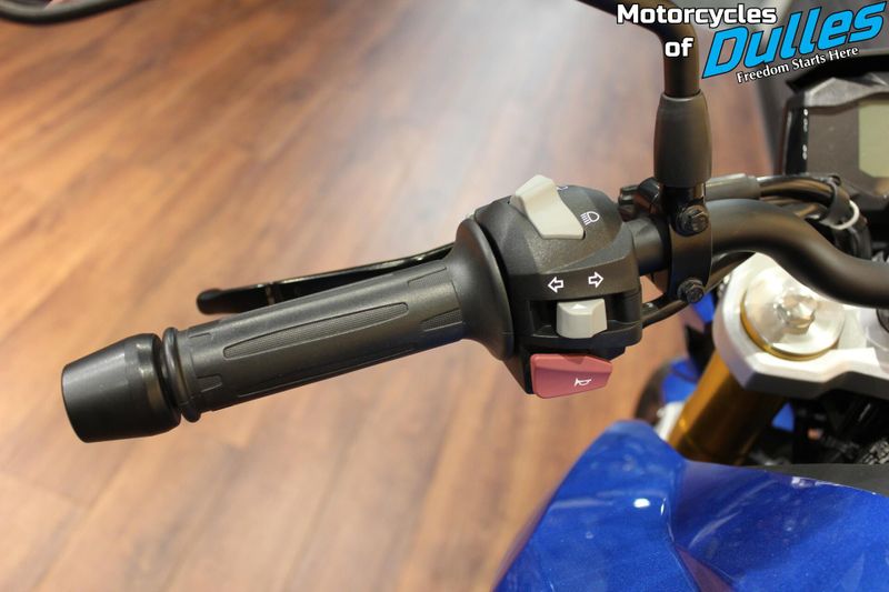2018 BMW G 310 R Image 11