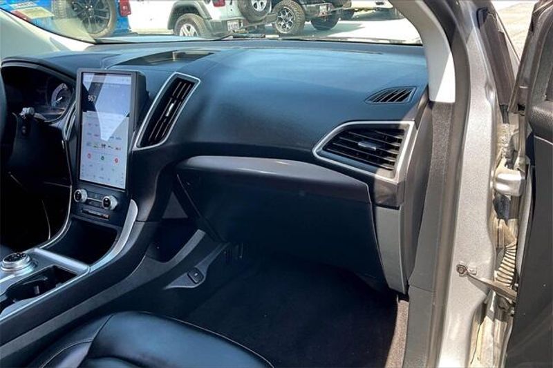 Used 2024 Ford Edge SELImage 16