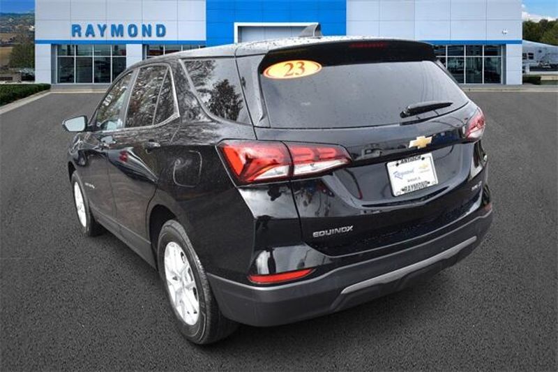 Used 2023 Chevrolet Equinox LTImage 5