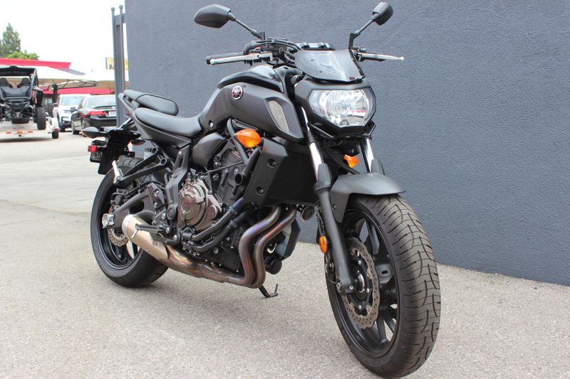2020 Yamaha MT 07 Image 3