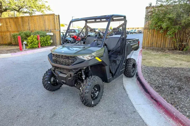 NEW 2026 POLARIS RANGER 1000 EPS Image 2