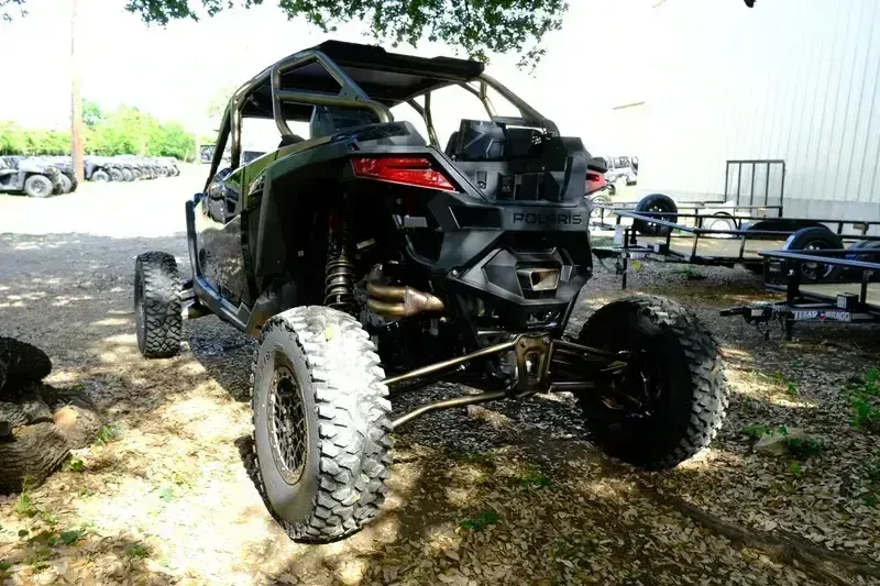 2025 Polaris RZR PRO R 4 ULTIMATE BLACK CRYSTAL AND SHADOW BRONZE Image 20