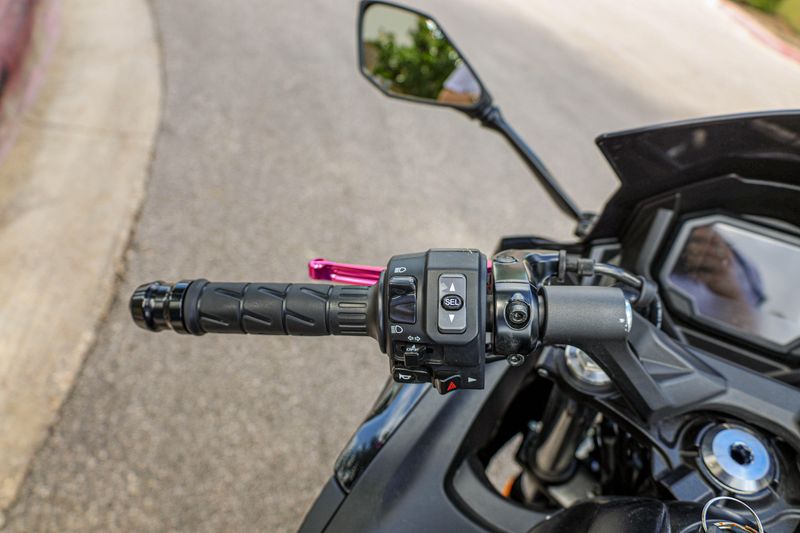 USED 2025 KAWASAKI NINJA 650 Image 12