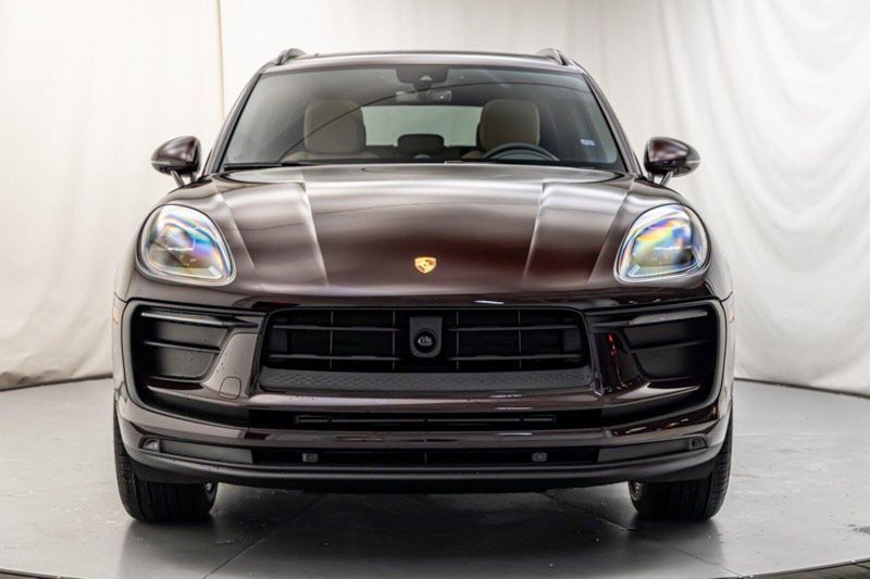 2024 Porsche Macan Image 8