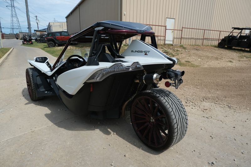 2019 Polaris SLINGSHOT SL ICON MONUMENT WHITEImage 16