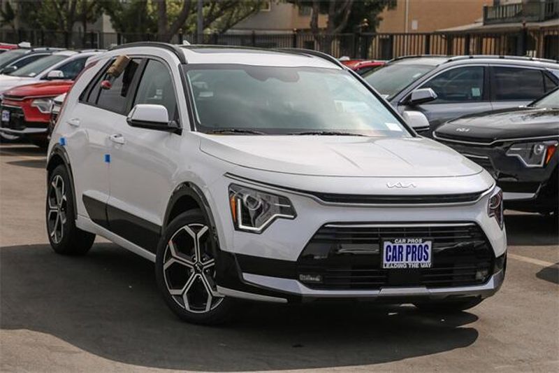 New 2025 Kia Niro EX TouringImage 2