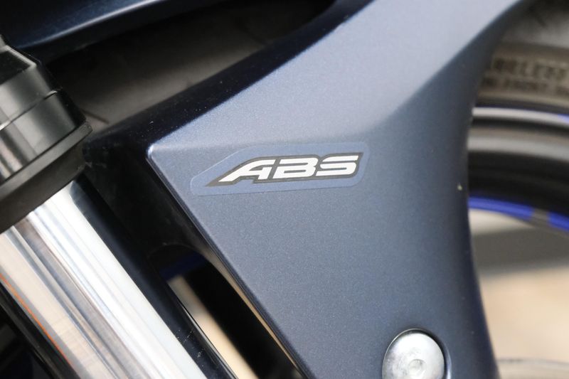 USED 2023 YAMAHA YZFR3 ABS Image 14