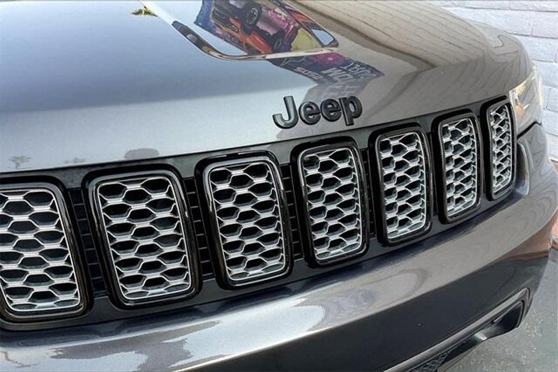 2021 Jeep Grand Cherokee Laredo XImage 30