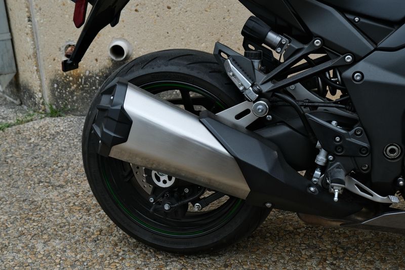 2023 Kawasaki NINJA 1000 SX EMERALD BLAZE GREEN AND METALLIC DIABLO BLACK AND METALLIC GRAPHITE GRAY Image 10