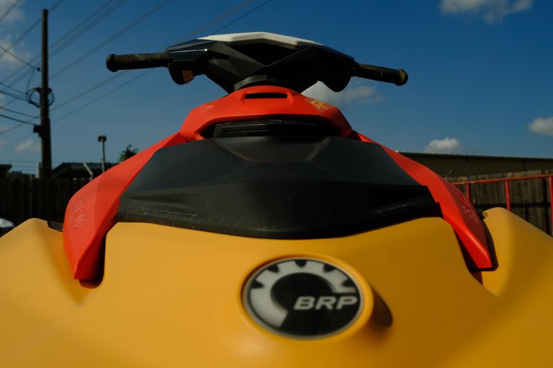 New 2025 SEADOO SPARK FOR 2 SUNRISE ORANGE AND DRAGON RED Image 20