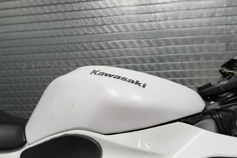 USED 2025 KAWASAKI NINJA ZX6R Image 13